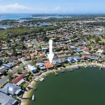 Loch Na Mara - Ljhooker Yamba