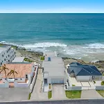 On The Rocks - Beachfront To Convent Beach