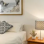 Zinc 1 - Modern Apartment With Lift