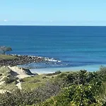 The Hideaway In Angourie - Hear The Waves Break On Spooky Beach