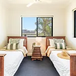 Arcoola 1 - Overlooking Main Beach