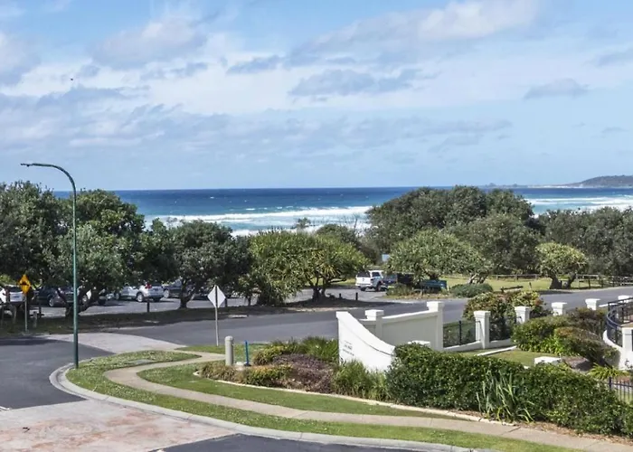 Breakers 2 - 8, 18 - 20 Pacific Parade