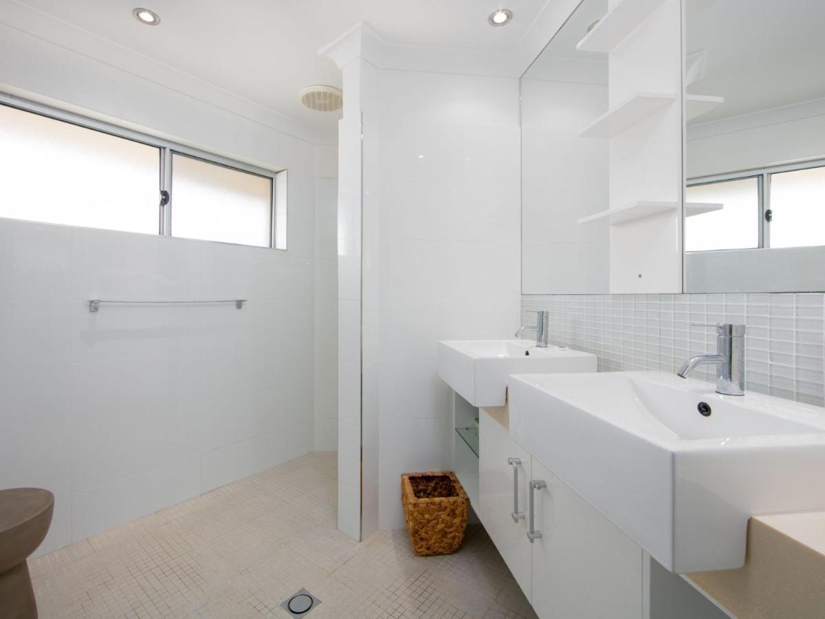 Apartment Romiaka 8 *
