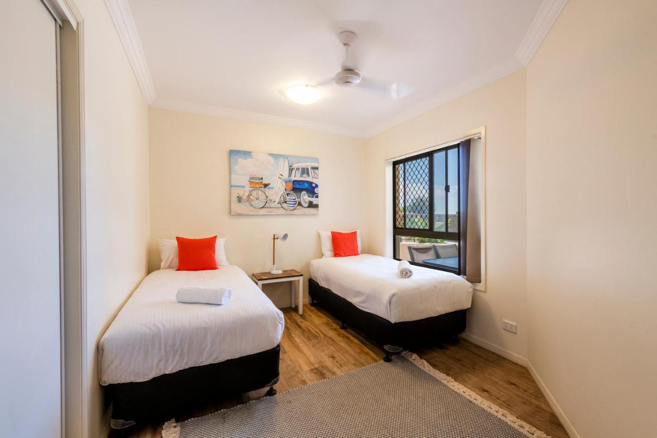 Breakers Unit 1 3 - Ljhooker *