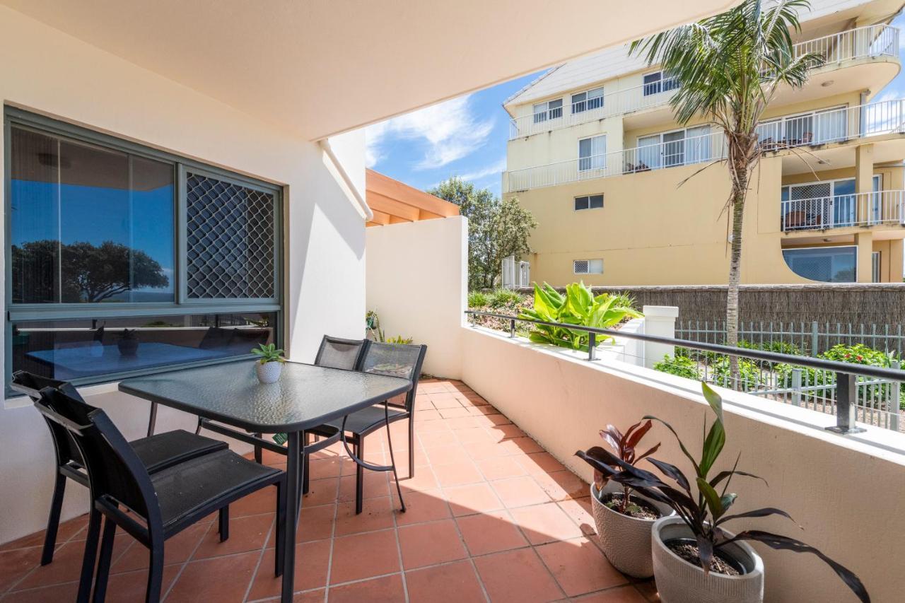 Breakers Unit 1 3 - Ljhooker *
