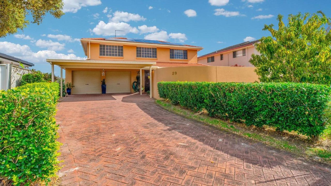 Point Paradiso - Glorious Waterfront Holiday home Yamba