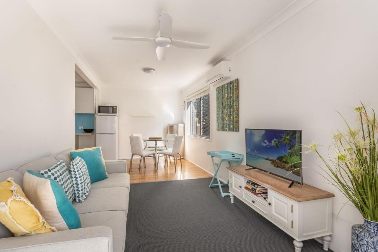 Seawest 1 - Entrance Harbour Street *