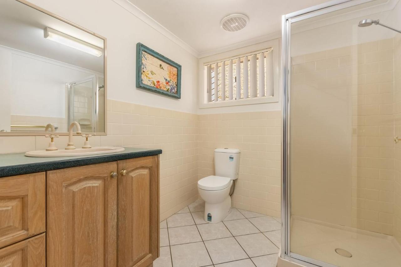 Ponderosa - Pet Friendly Waterfront Holiday home *