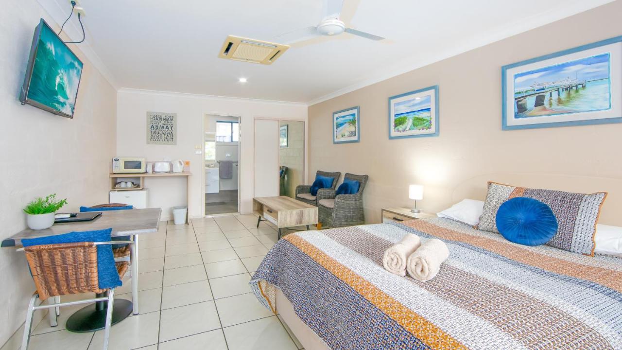 Twin Pines 3*