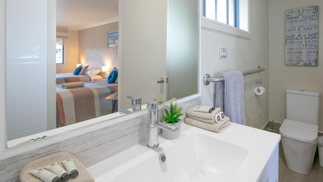 Twin Pines 3*