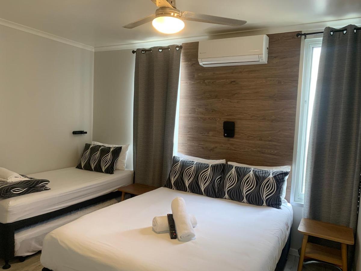 Yamba Central Hotel 4*