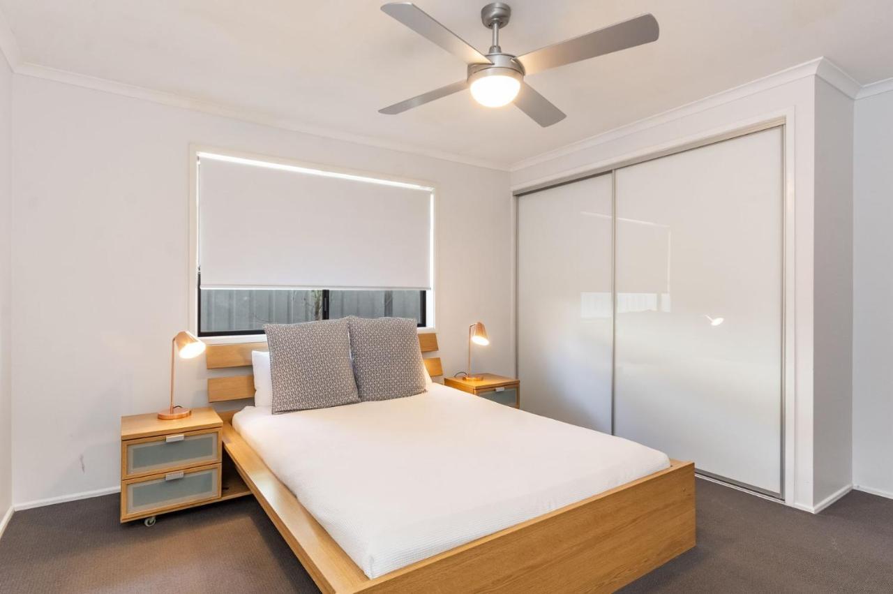 Sandy Shores - Absolute Waterfront & Swimming Pool Holiday home Yamba