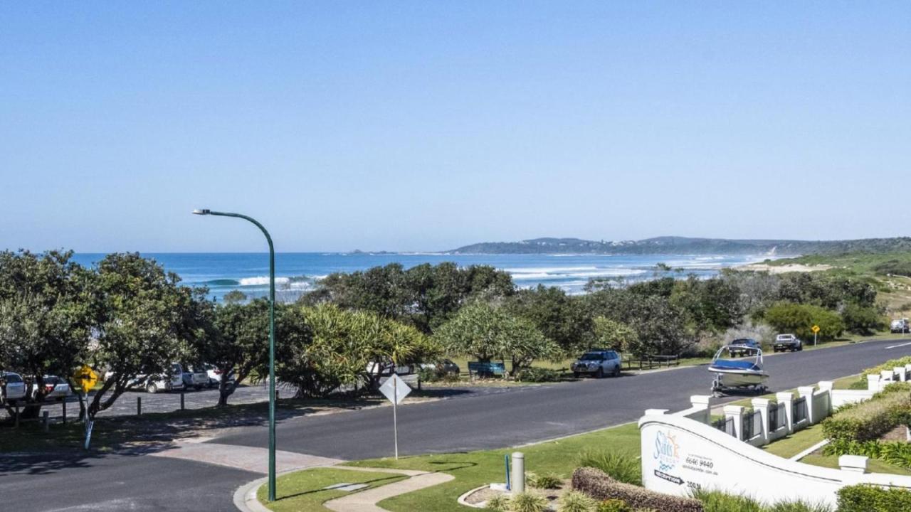Breakers 2 - 7, 18 - 20 Pacific Parade *