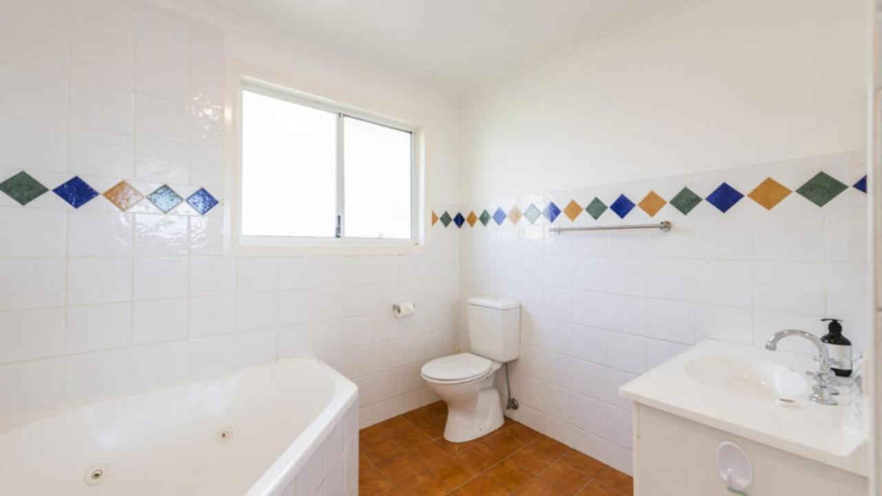 Holiday home Tawny Roost, 10 Church St *