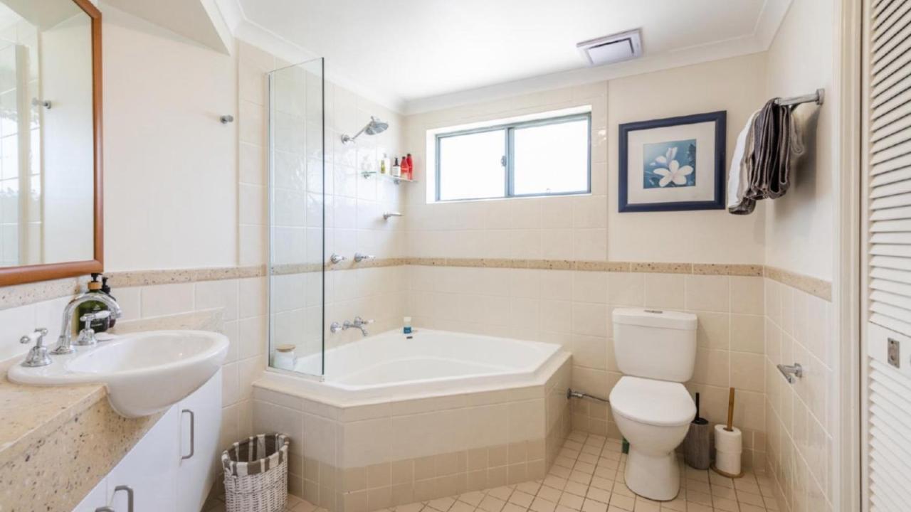 Breakers 2 - 8, 18 - 20 Pacific Parade * Yamba