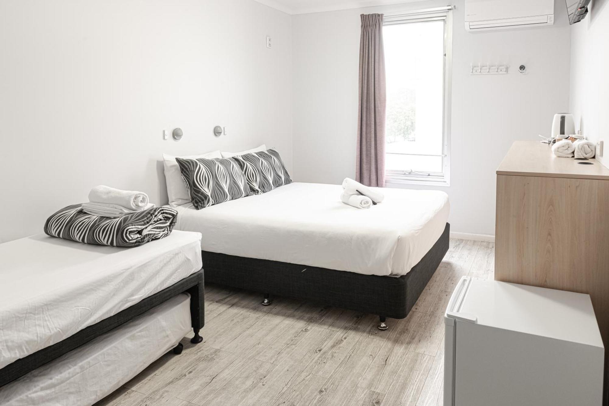 Yamba Central Hotel