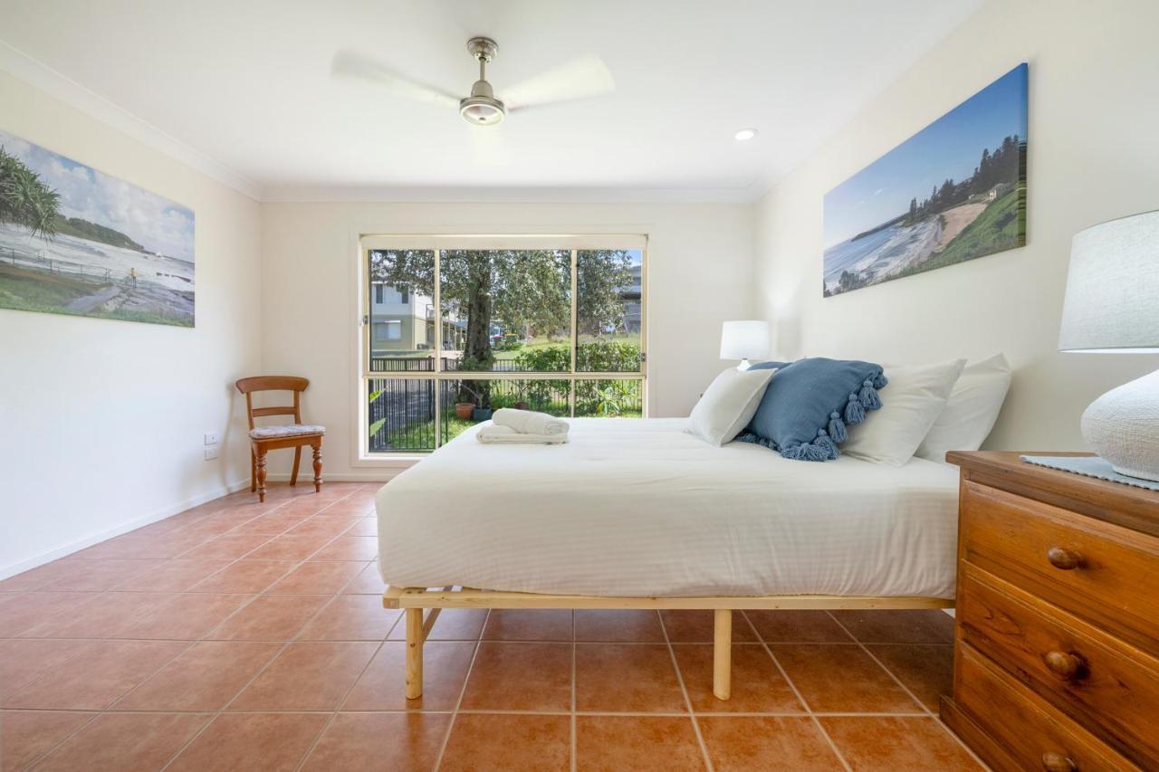 Four Beaches - Ljhooker