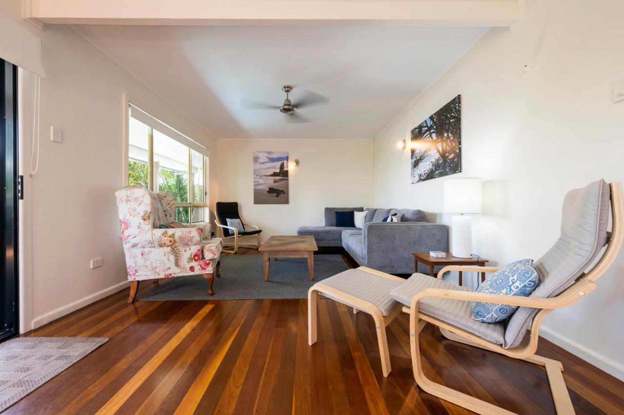 Four Beaches - Ljhooker *