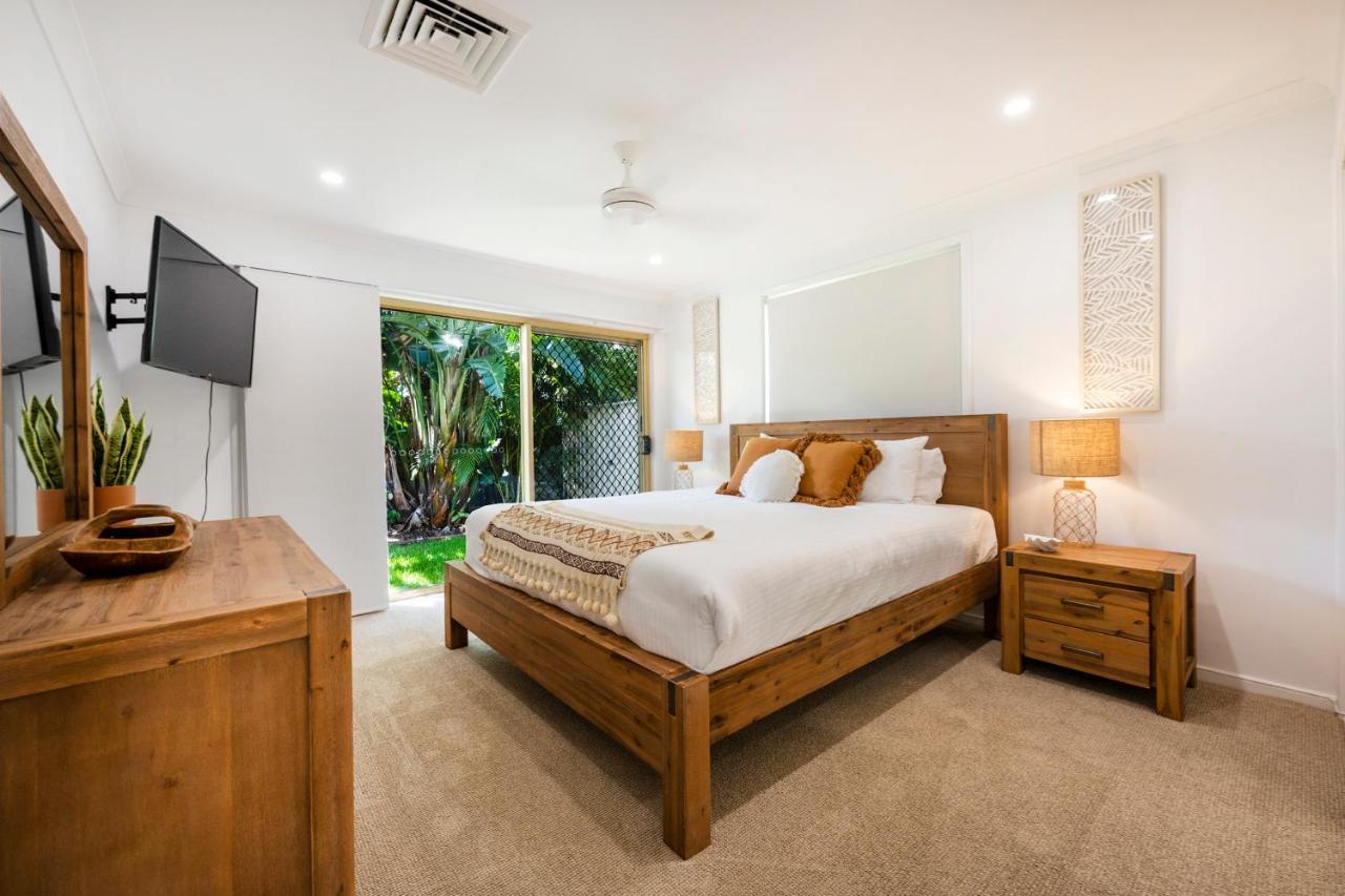 Kailani House - Ljhooker *