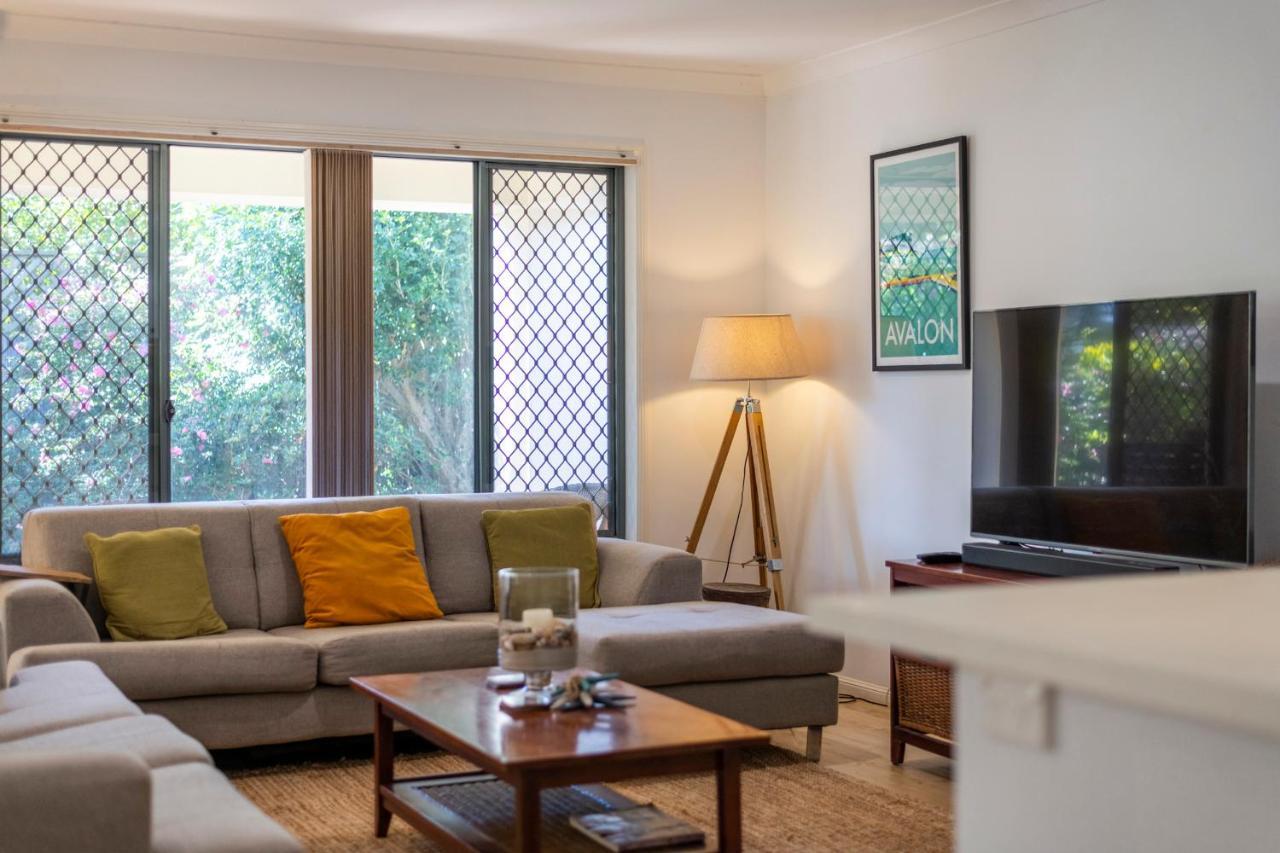 32 Beachside - Ljhooker *