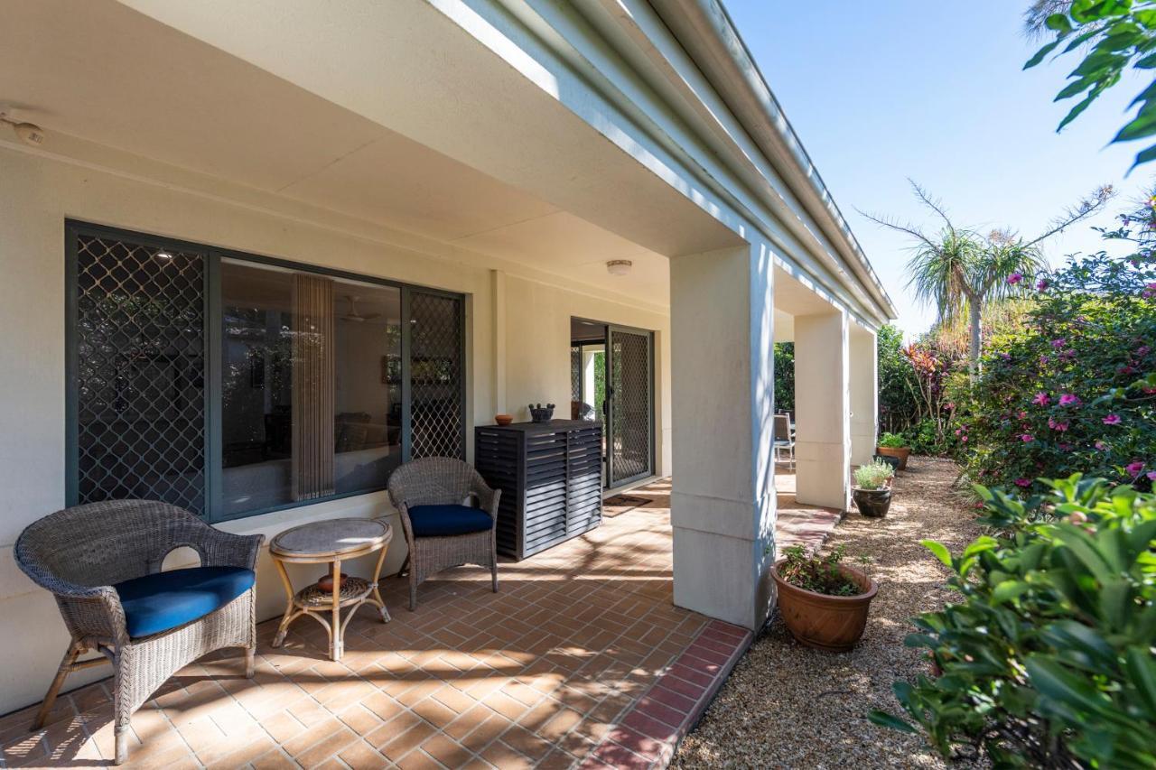 32 Beachside - Ljhooker *