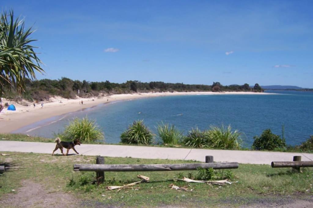 Deluxe Escape! Central, New & Spacious 3 Bed * Yamba
