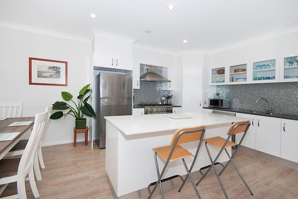 Luxury Townhouse! Walking Distance To Everything! * Yamba