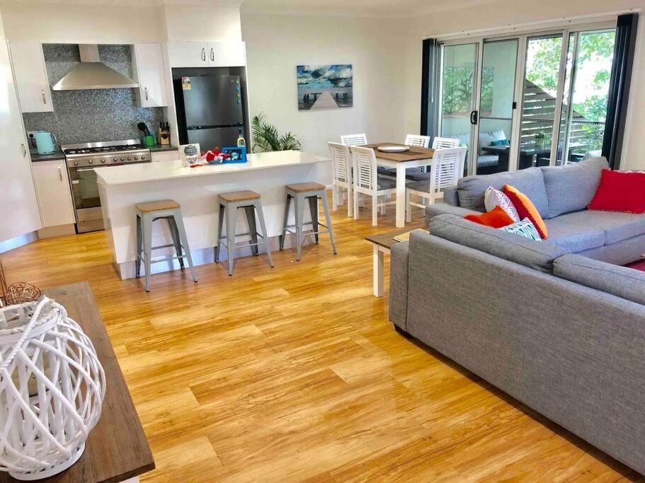 Deluxe Escape! Central, New & Spacious 3 Bed Holiday home *