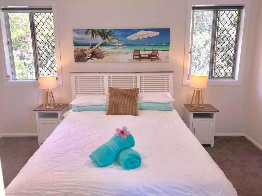 Deluxe Escape! Central, New & Spacious 3 Bed * Yamba
