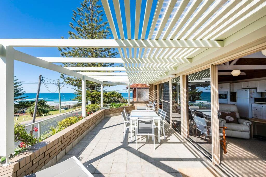 Holiday home Location+ Ocean & Headland Views. Wifi, Linen + *