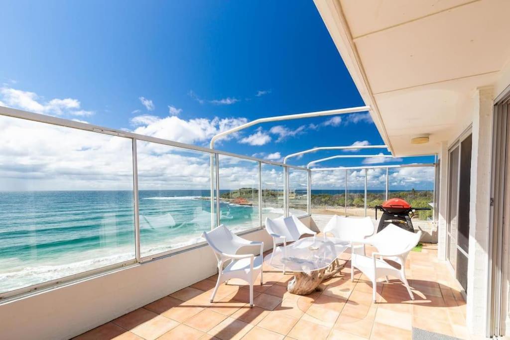 Luxe Oceanfront Penthouse! Yamba's Suncrest 5 Holiday home