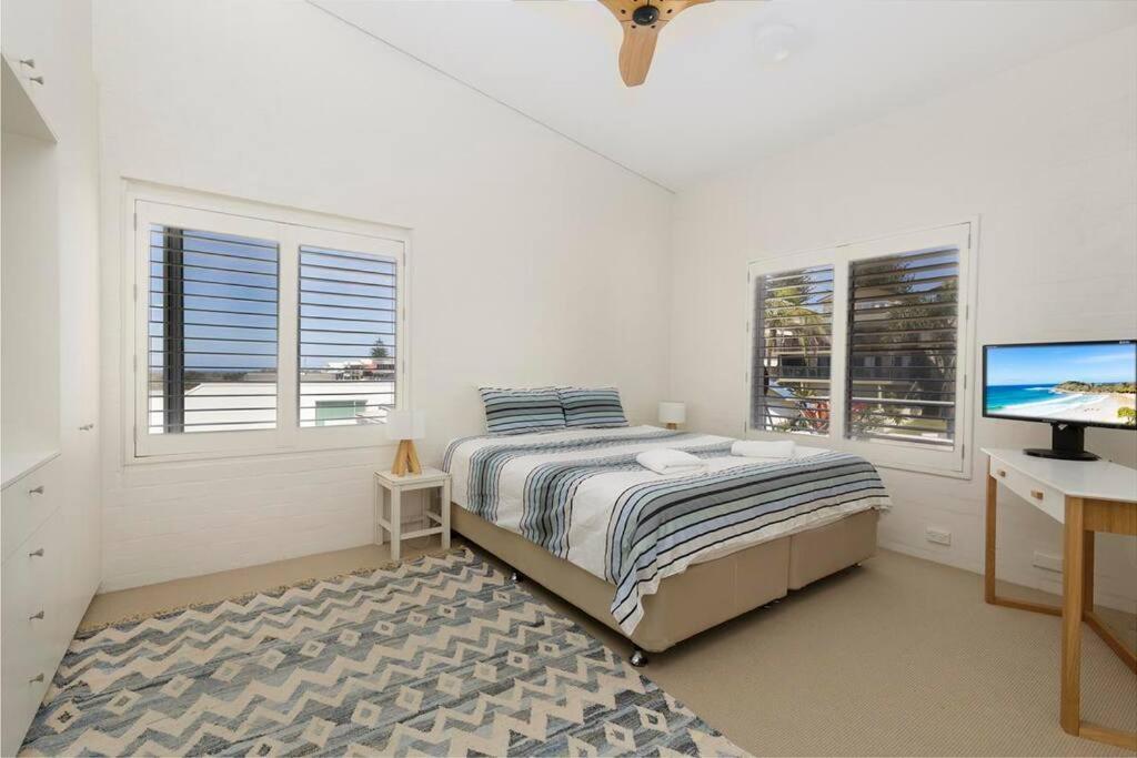 Luxe Oceanfront Penthouse! Yamba's Suncrest 5 Holiday home Yamba