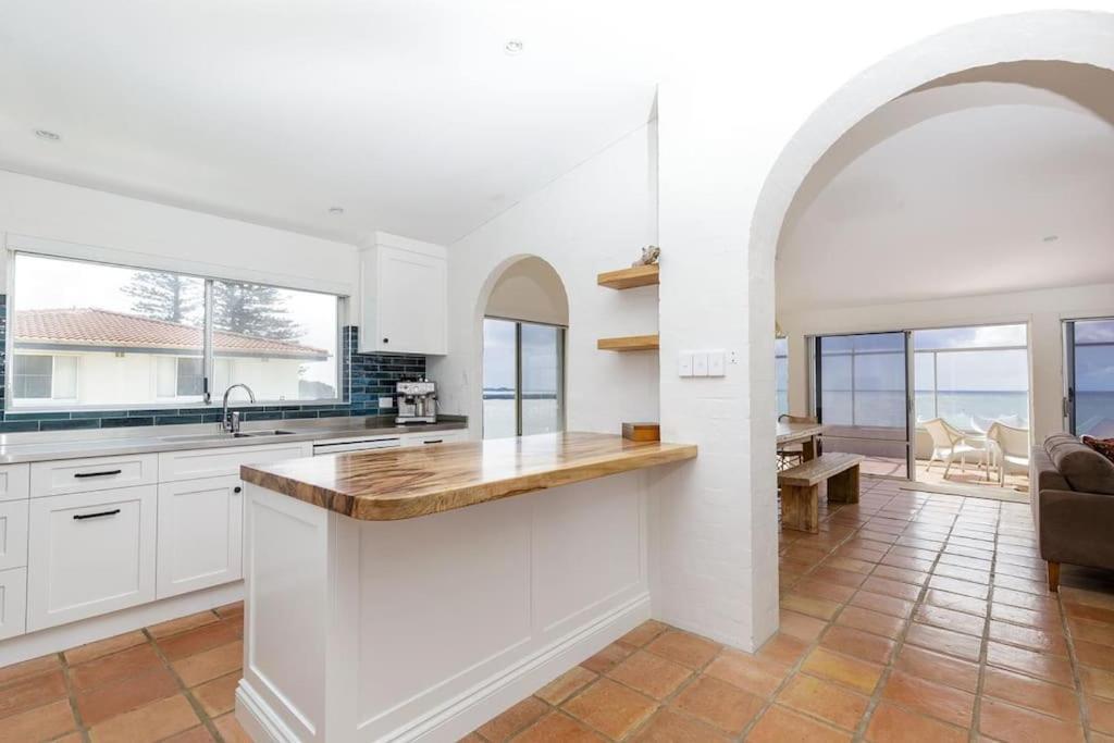 Holiday home Luxe Oceanfront Penthouse! Yamba's Suncrest 5 Yamba