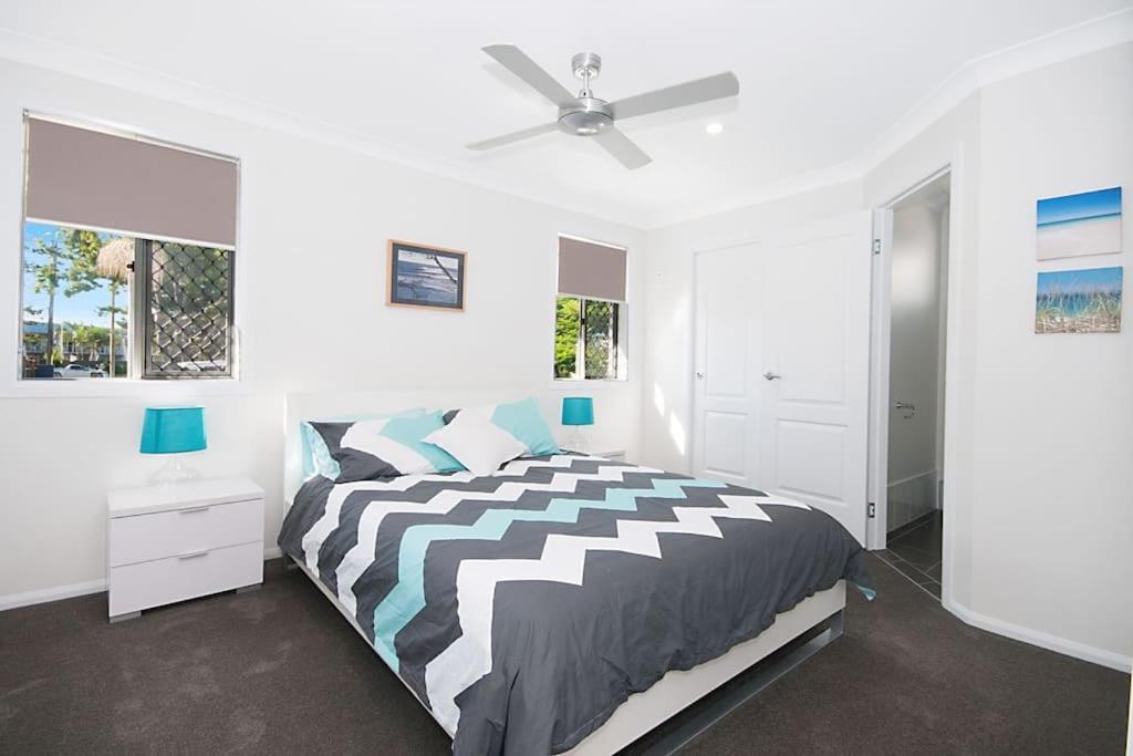 Luxury Townhouse! Walking Distance To Everything!
