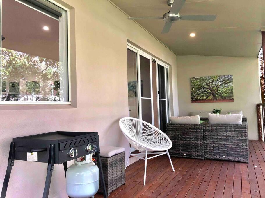 Deluxe Escape! Central, New & Spacious 3 Bed * Yamba