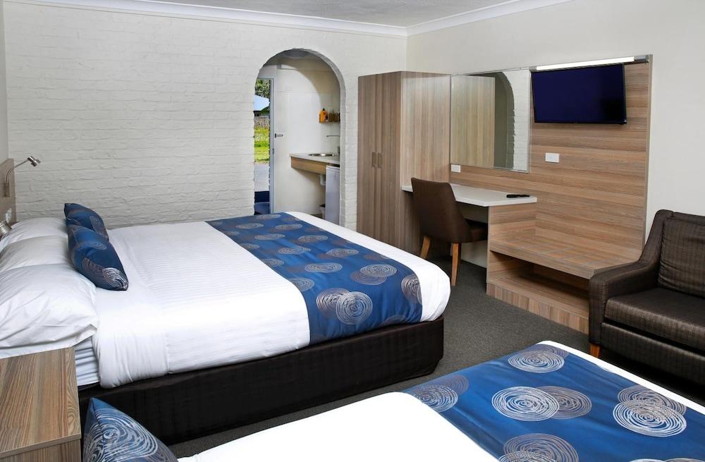 Aston Motel