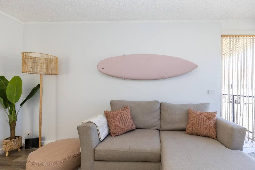 Apartment Totally Beachin' Two Bed, Prime Location Walk To Everything! *