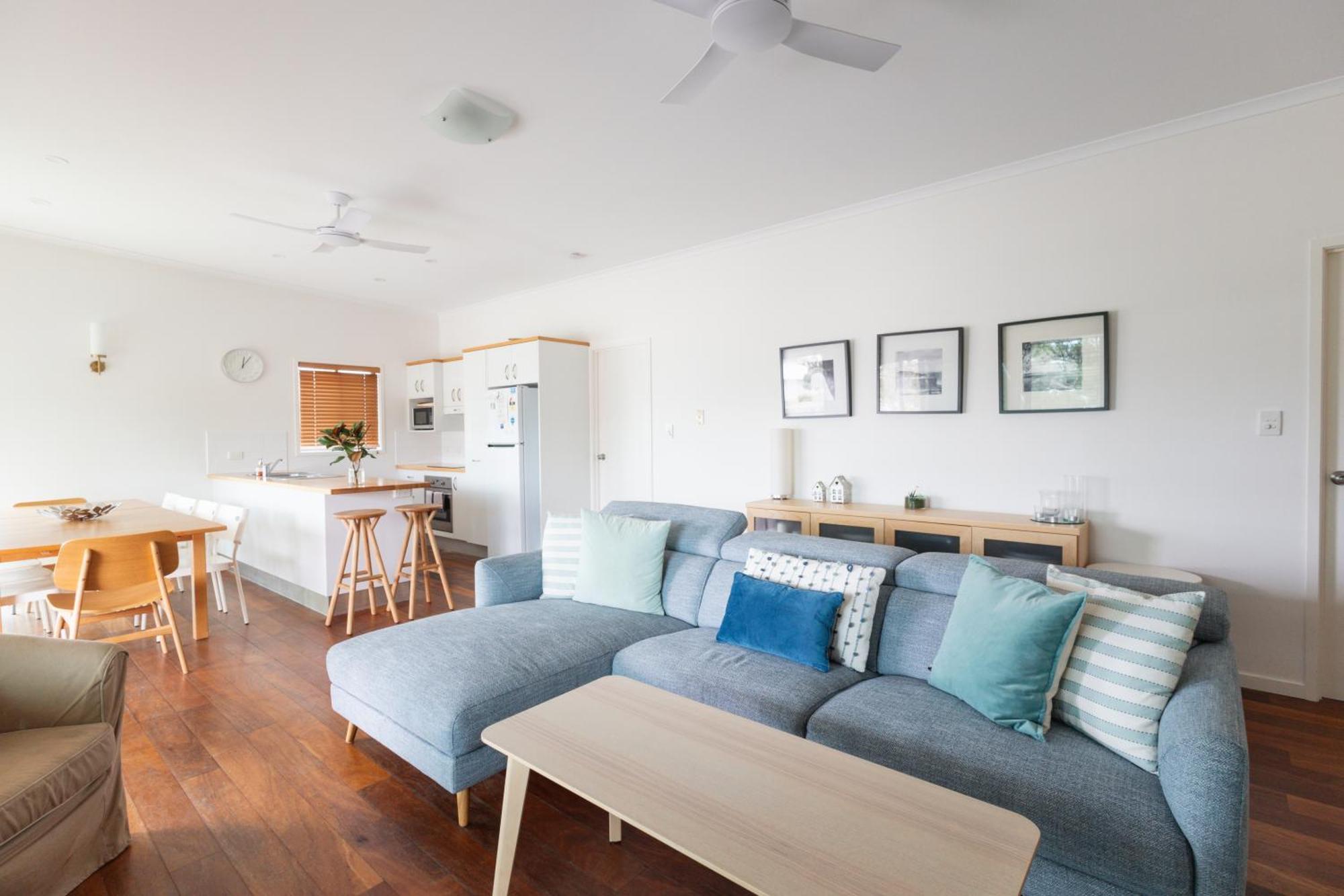 Six River - Ljhooker Apartment *