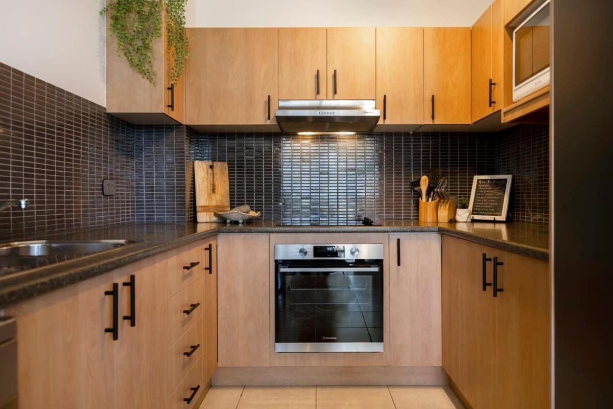Apartment La Ronde One - Unit 1 - Oceanstays Yamba