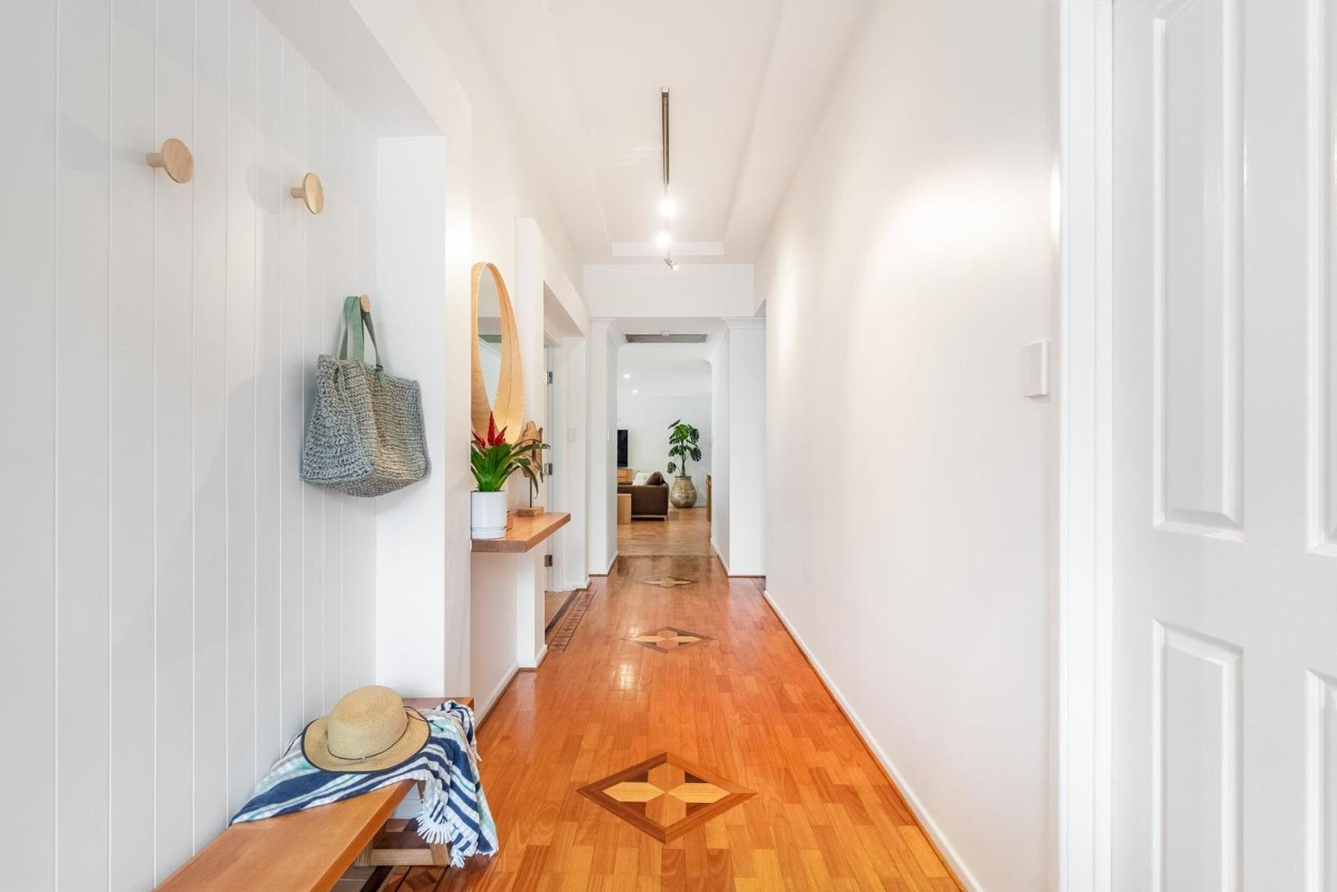 Catch And Retreat * Yamba