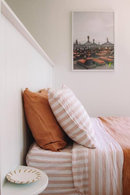 Bay . The Lakehouse Apartment