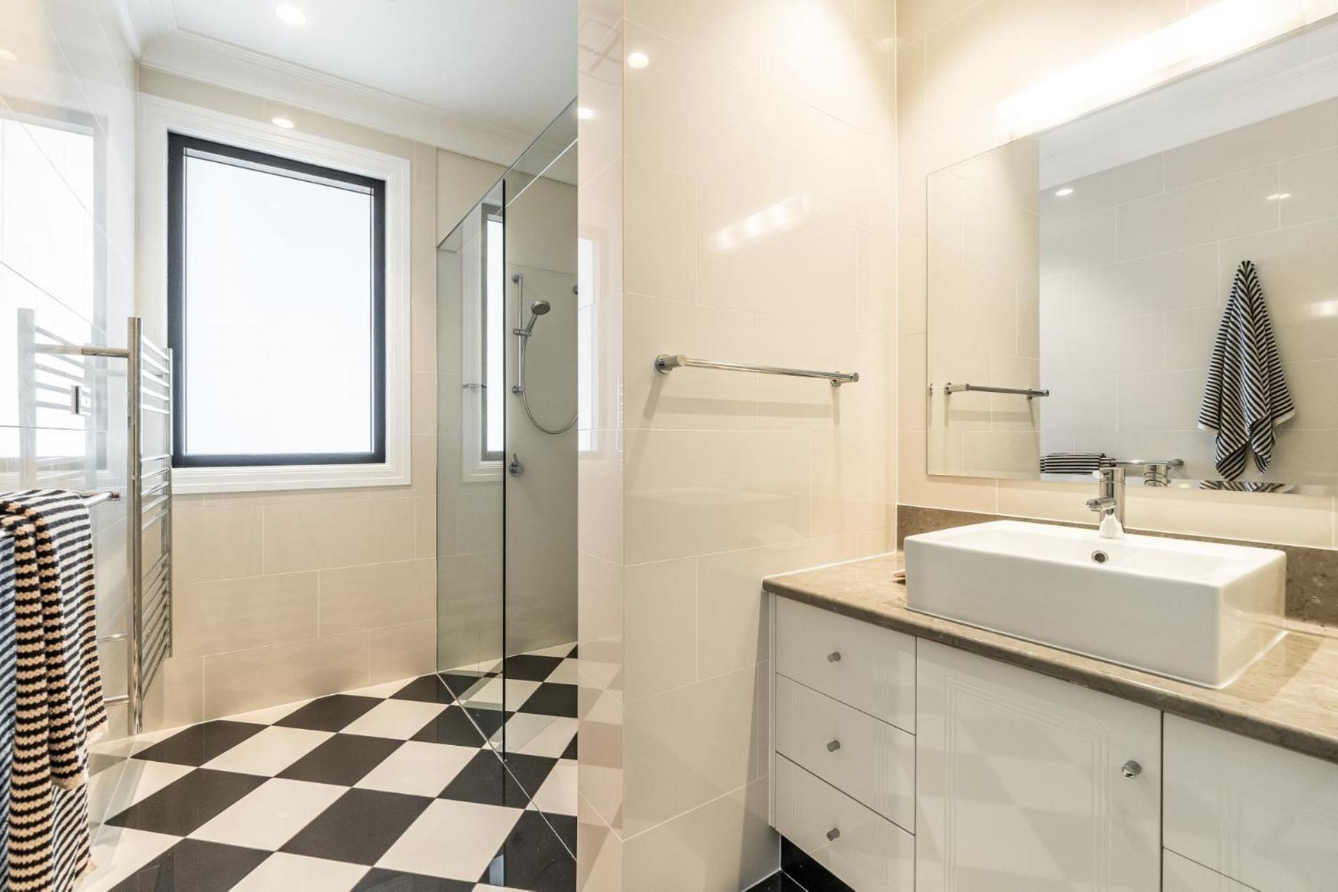 Jasmine Cove - Exclusive Waterfront Estate Holiday home Yamba