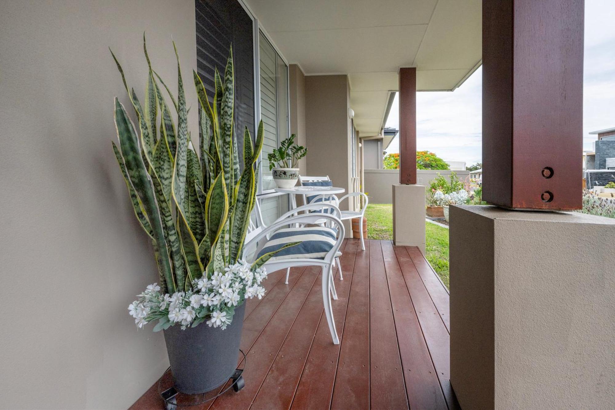Sangard - Ljhooker * Yamba