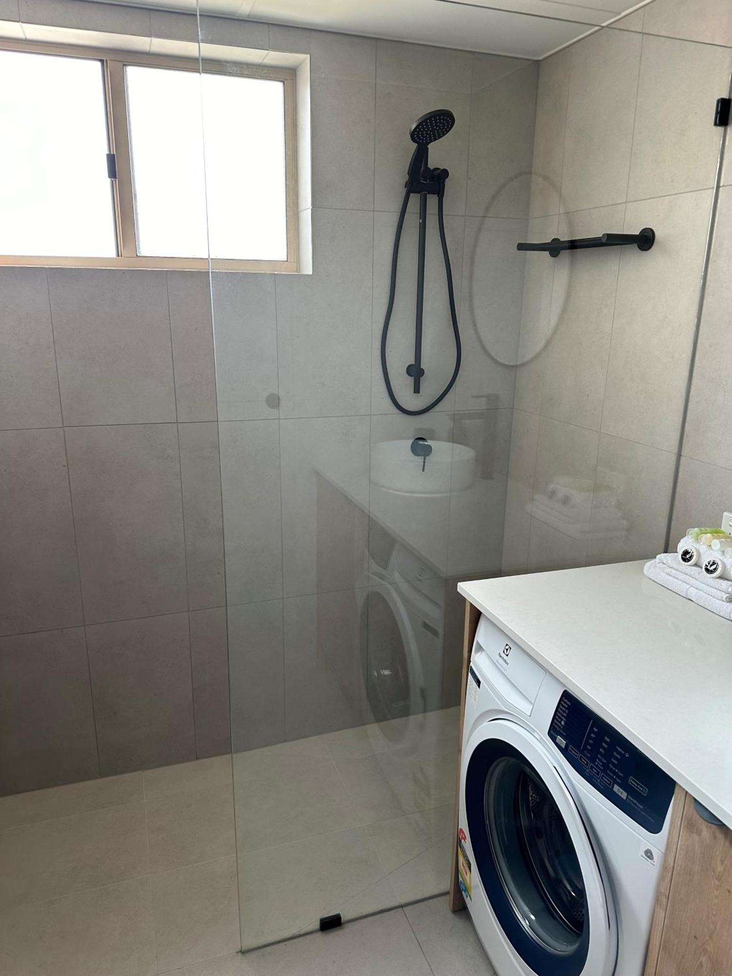 Apartment Towers 1 - Ljhooker Yamba