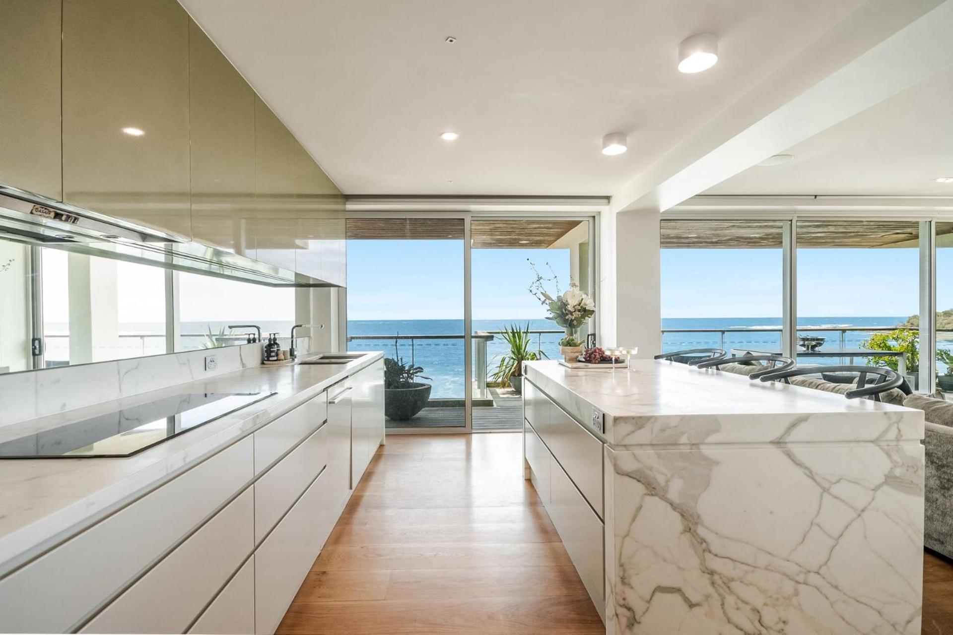 On The Rocks - Beachfront To Convent Yamba