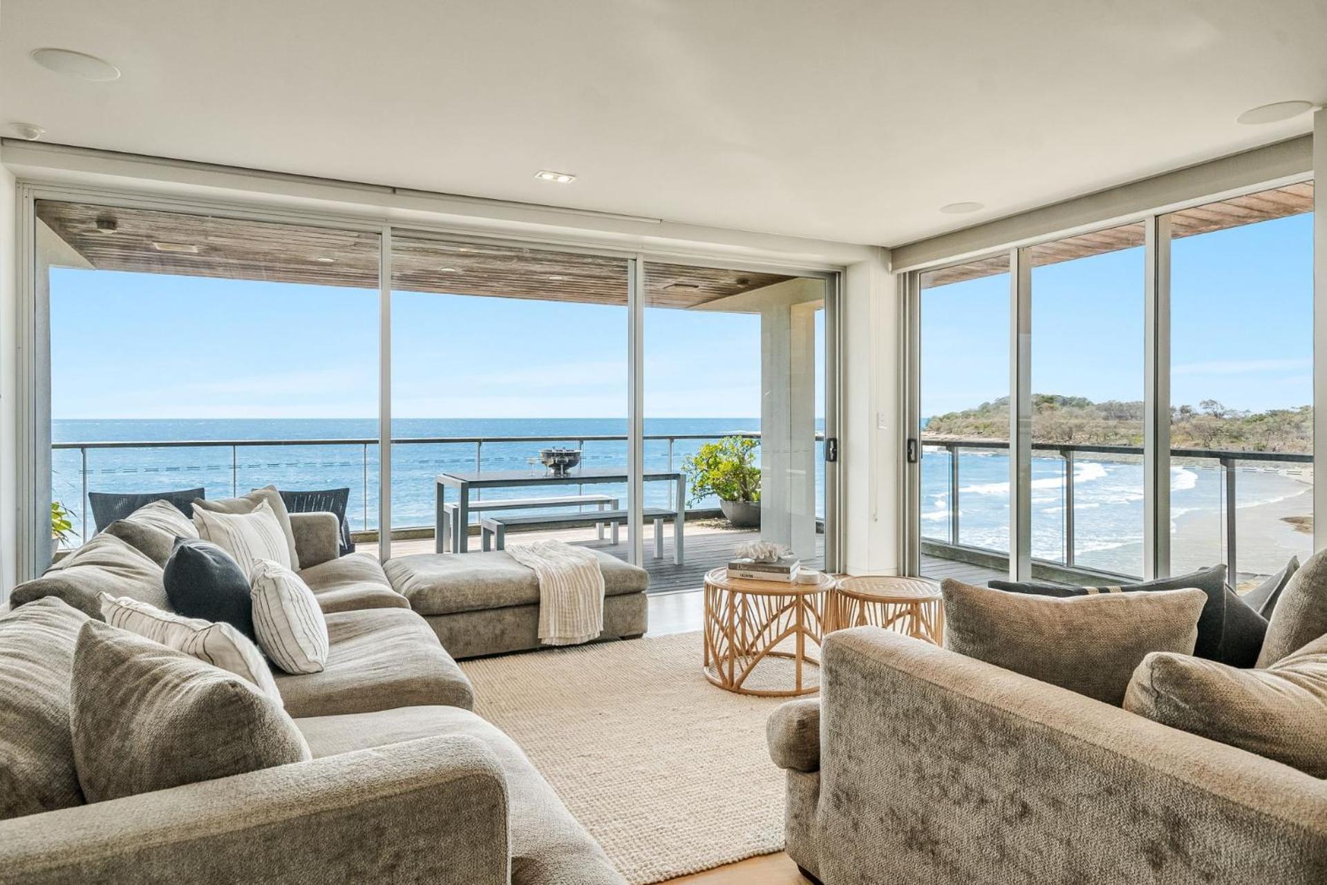 On The Rocks - Beachfront To Convent Yamba