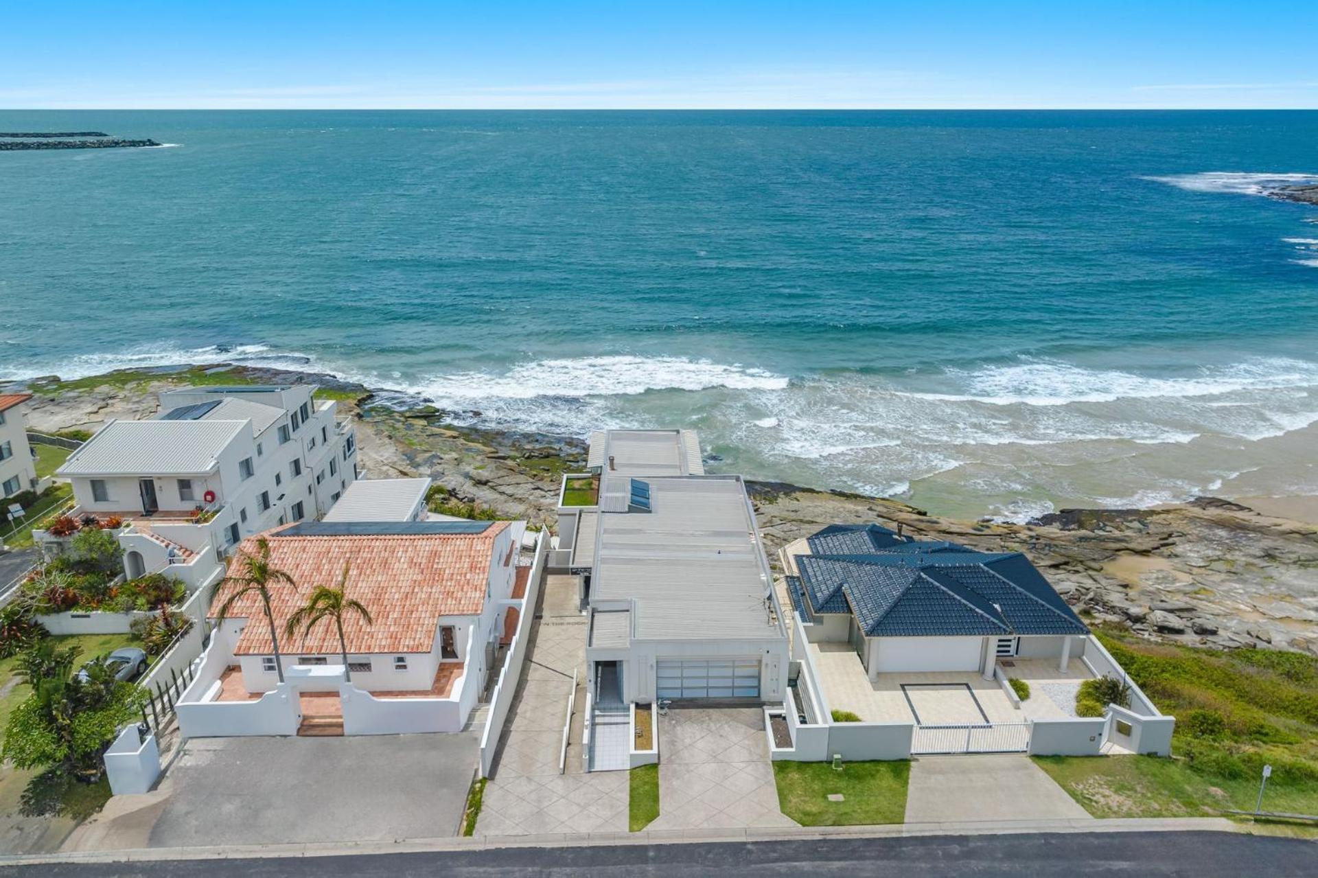 On The Rocks - Beachfront To Convent Yamba