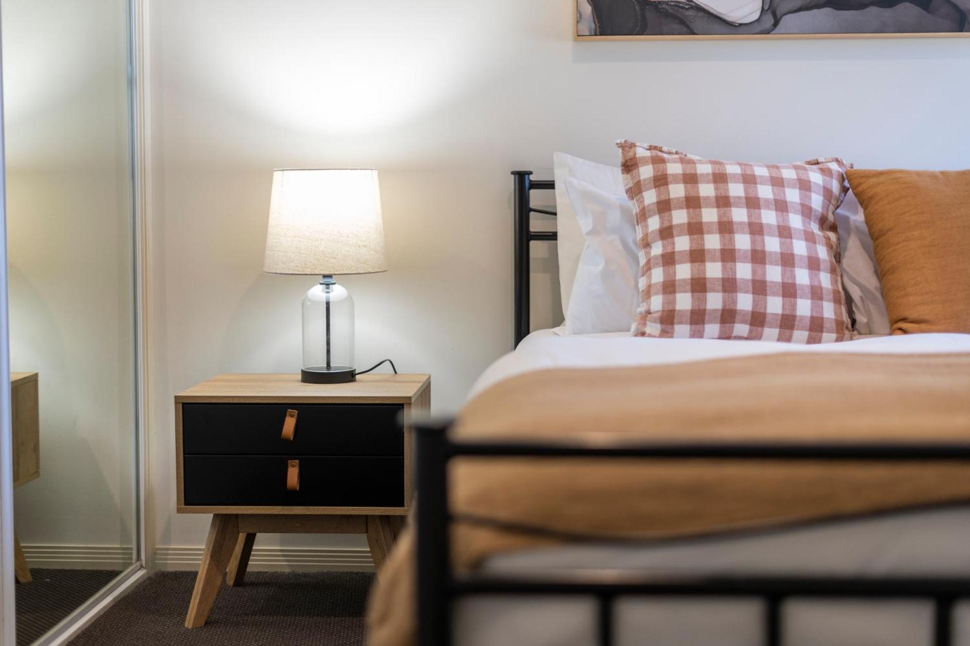Breakers Unit 1 8 - Ljhooker