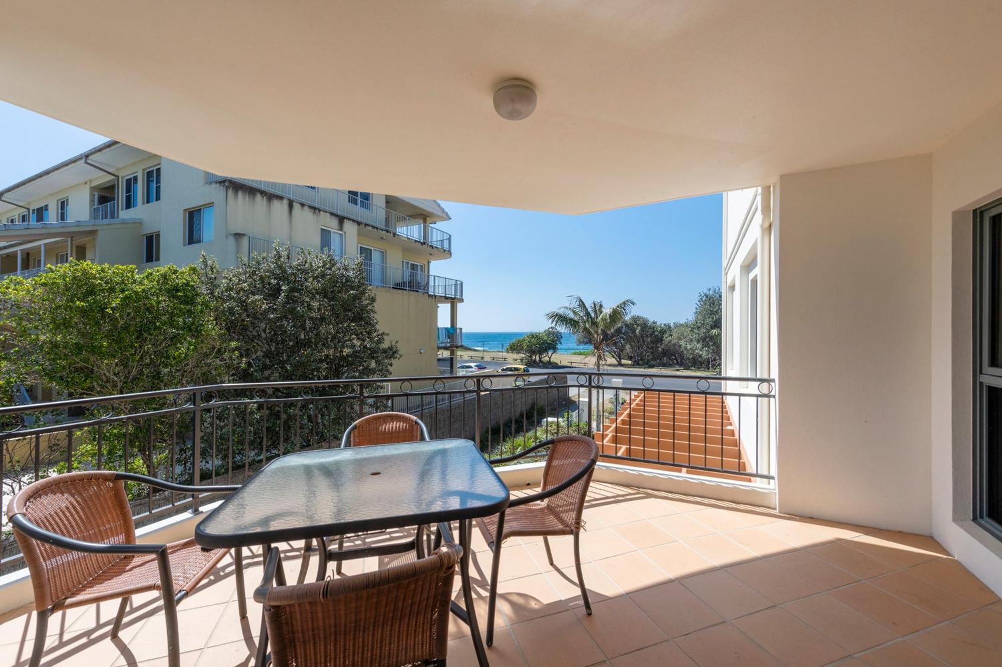 Breakers Unit 1 8 - Ljhooker *