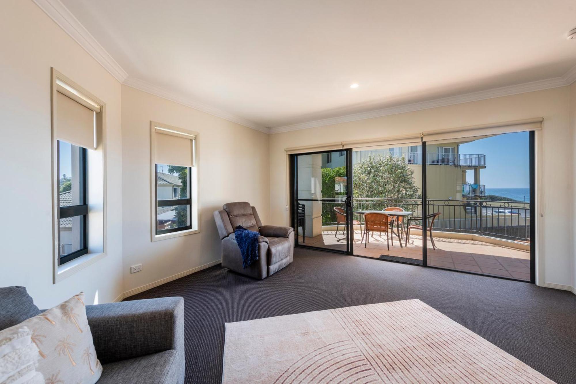 Breakers Unit 1 8 - Ljhooker